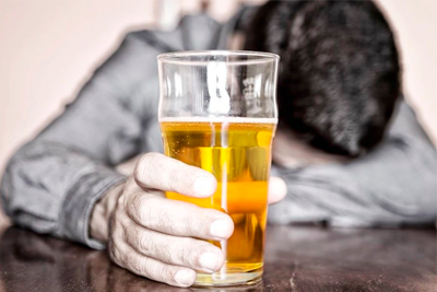 Риск заболевания раком простаты увеличивается от потребления алкоголя